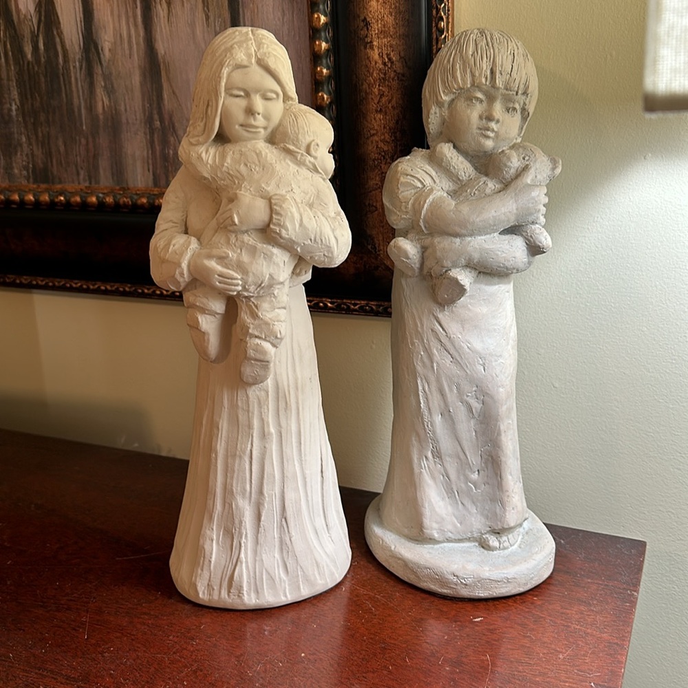 👵🏼🎄”Mom’s Joy”. Vintage sculpture by Dee Crowley.  @1992. Excellent condition